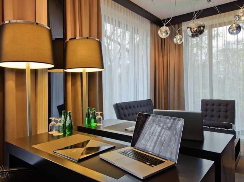 호텔 플래티넘 팰리스 브로츠와프 외부 사진 A meeting room at the hotel
