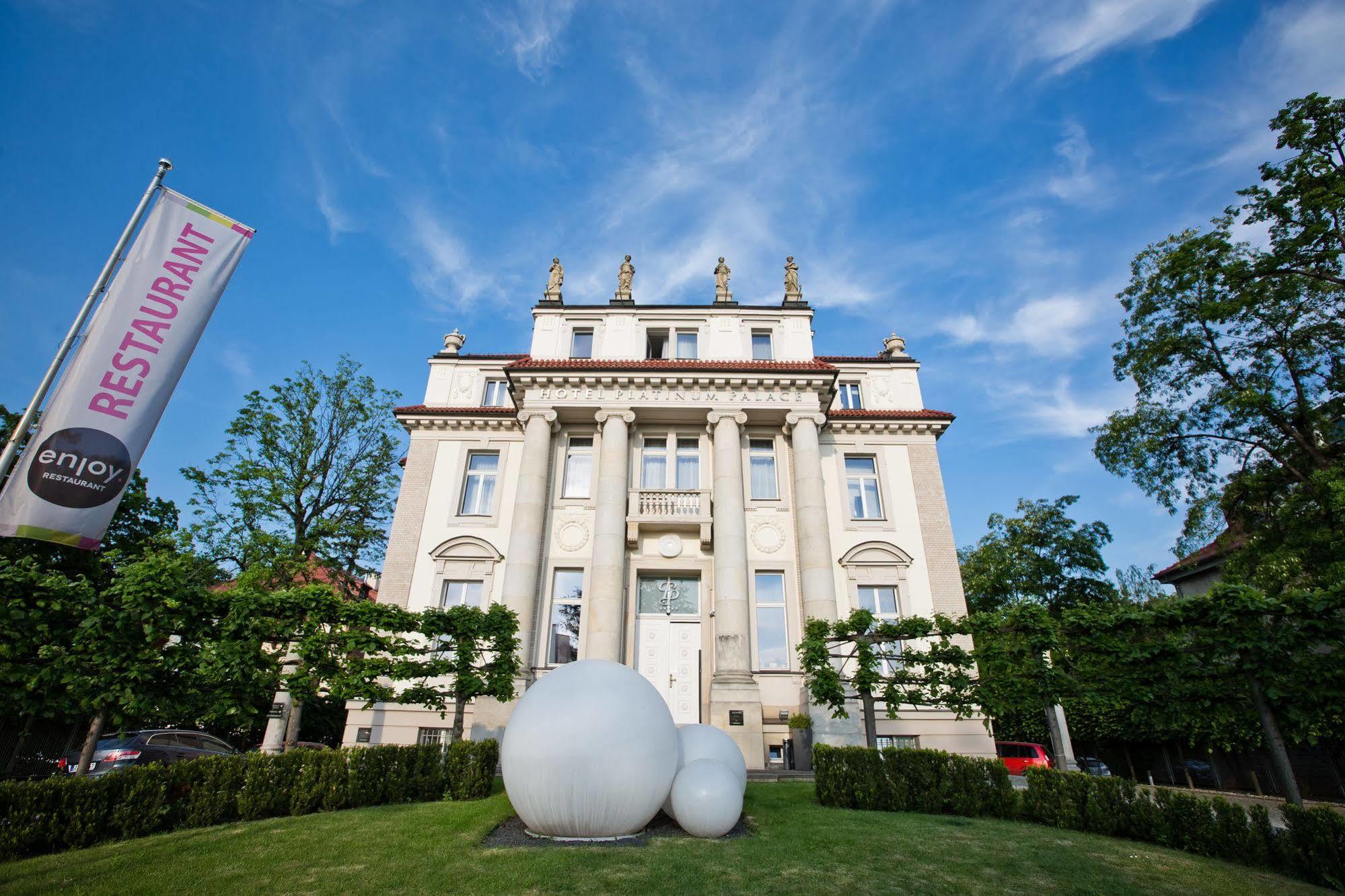 호텔 플래티넘 팰리스 브로츠와프 외부 사진 Villa Merano